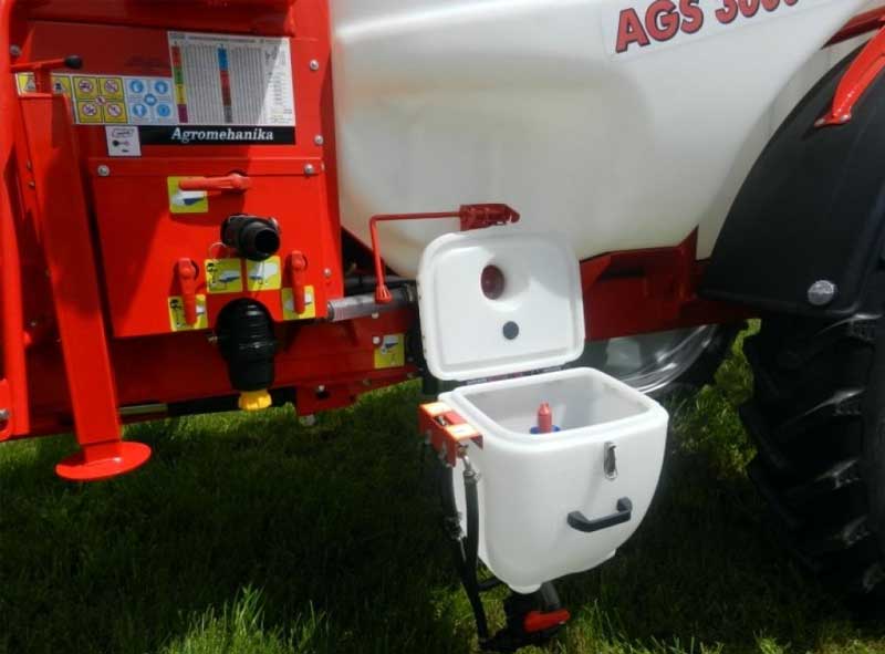 Полевой опрыскиватель Agromehanika AGS 2500-3000 EN HP