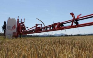 Полевой опрыскиватель Agromehanika AGS 600-1200 EN